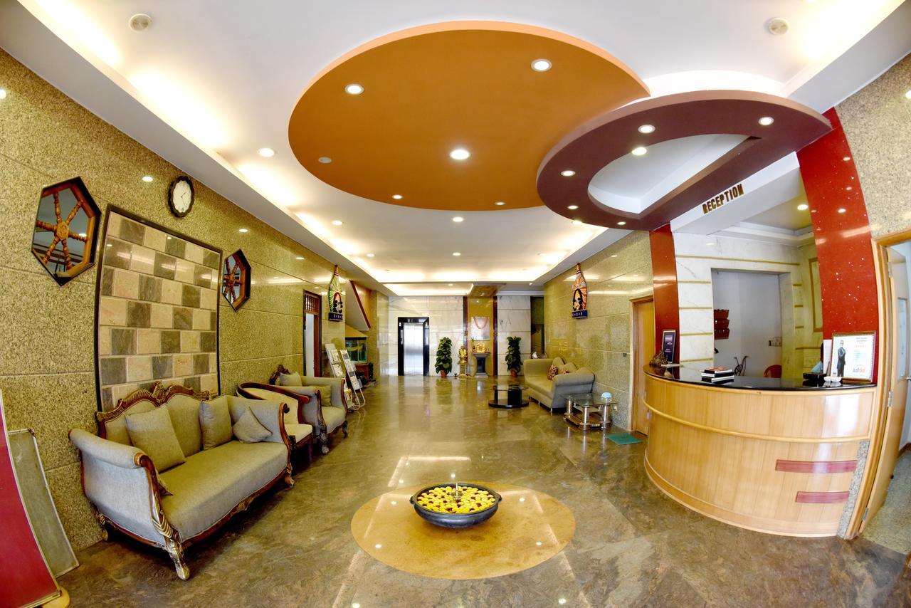 Hotel Sharada International أودوبي المظهر الخارجي الصورة