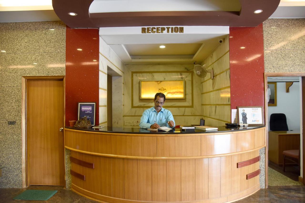 Hotel Sharada International أودوبي المظهر الخارجي الصورة