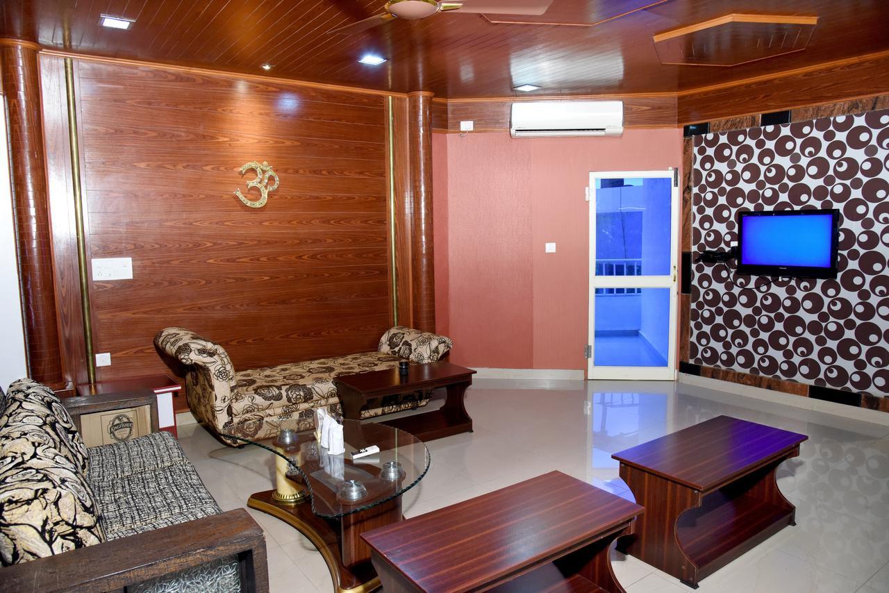 Hotel Sharada International أودوبي المظهر الخارجي الصورة