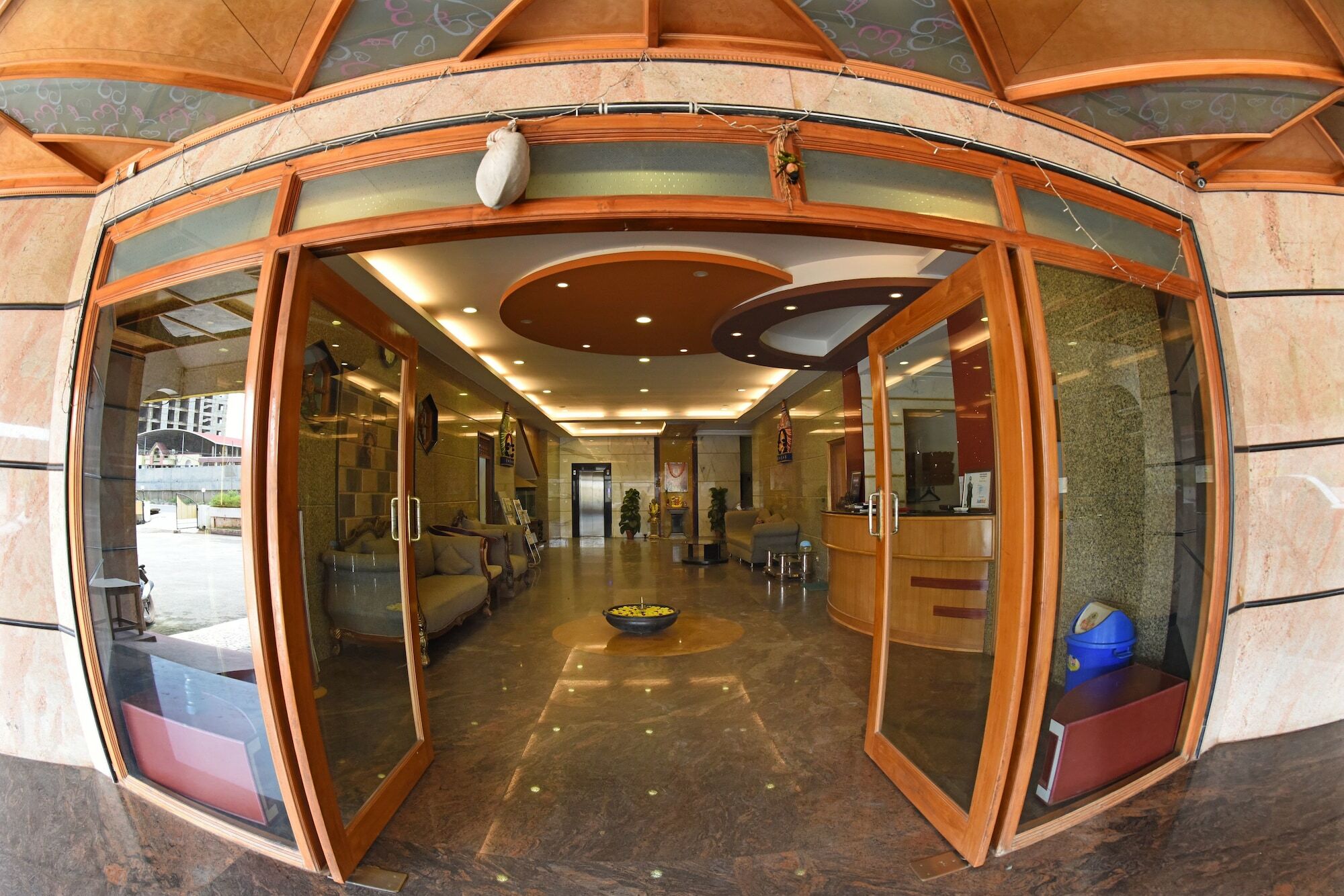 Hotel Sharada International أودوبي المظهر الخارجي الصورة